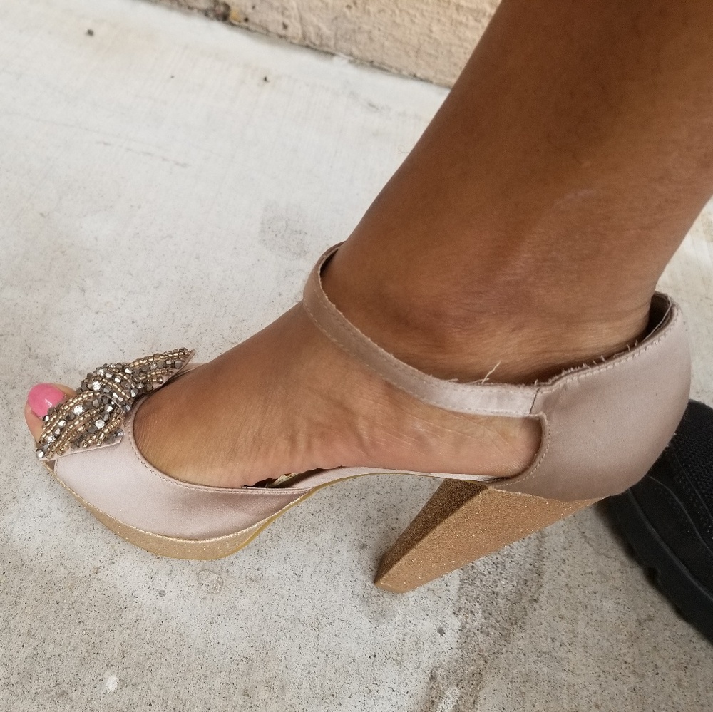 Heels - Picture 3 of 6